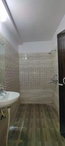 Bathroom Image of 900 Sq.ft 2 BHK Apartment / Flat for rent in Mahmoorganj Varanasi for Rs. 14000
