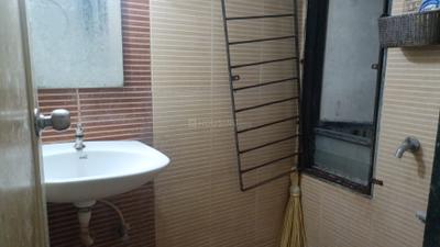 Bathroom Image of 610 Sq.ft 1 BHK Apartment / Flat for rent in Haware Citi, Kasarvadavali Thane for Rs. 15999