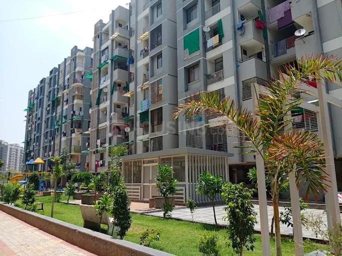 H R Property Main Image 1