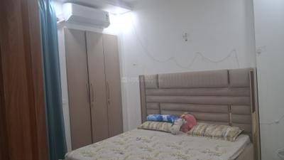 Bedroom Image of 1365 Sq.ft 3 BHK Apartment / Flat for rent in Amrapali Crystal Homes Phase 1, Sector 76 Noida for Rs. 40000