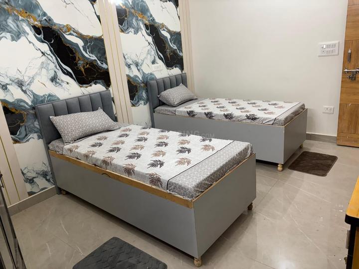Bedroom Image of Gauri PG in Sector 52, Noida