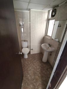 Bathroom Image of 1250 Sq.ft 3 BHK Apartment / Flat for rent in Noida Extension Greater Noida for Rs. 21000