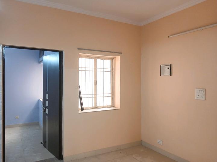Block GH 14, Paschim Vihar Main Image 1