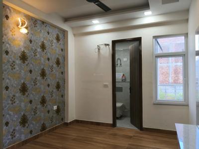 Bedroom Image of 1450 Sq.ft 4 BHK Apartment / Flat for sale in Chipiyana Buzurg Ghaziabad for Rs. 8100500