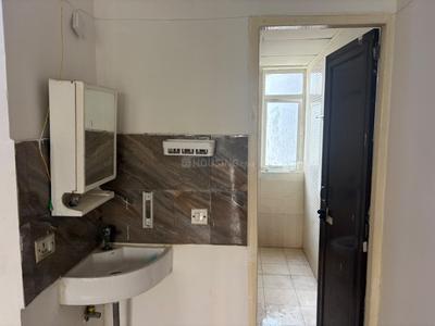 Bathroom Image of 1041 Sq.ft 2 BHK Apartment / Flat for rent in Amrapali Pan Oasis, Sector 70 Noida for Rs. 38900
