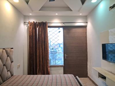 Bedroom Image of 1200 Sq.ft 3 BHK Builder Floor for sale in Ramesh Nagar New Delhi for Rs. 12500000