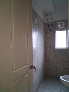 Common Bathroom Image of 925 Sq.ft 2 BHK Apartment / Flat for sale in Paras Tierea, Sector 137 Noida for Rs. 8100000