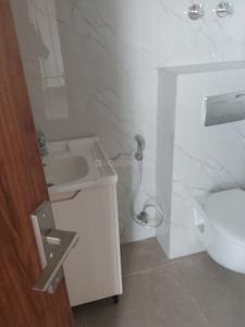 Bathroom Image of 1500 Sq.ft 3.5 BHK Apartment / Flat for rent in Express Zenith, Sector 77 Noida for Rs. 45000