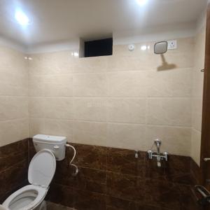 Bathroom Image of 850 Sq.ft 2 BHK Independent House for rent in Gomti Nagar Lucknow for Rs. 2499