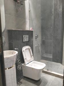 Common Bathroom Image of 1350 Sq.ft 3 BHK Builder Floor for sale in Paschim Vihar New Delhi for Rs. 28000000