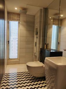 Common Bathroom Image of 1600 Sq.ft 3 BHK Apartment / Flat for sale in RNA NG Eclat, Andheri West Mumbai for Rs. 42500000
