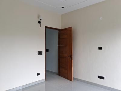 Bedroom Image of 2200 Sq.ft 4 BHK Builder Floor for rent in Sector 46 Noida for Rs. 50000