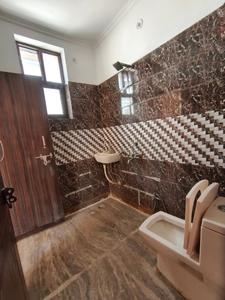 Bathroom Image of 2110 Sq.ft 3 BHK Builder Floor for rent in Sector 9 Gurgaon for Rs. 28000