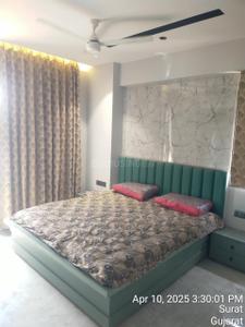 Bedroom Image of 1900 Sq.ft 3 BHK Apartment / Flat for rent in Prestige Oliva Pride, Bhimrad Surat for Rs. 50000