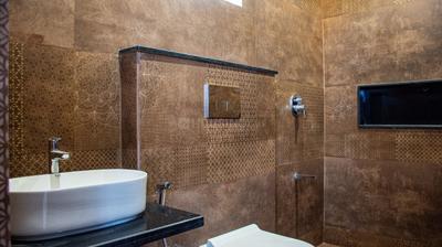 Bathroom Image of 3450 Sq.ft 4 BHK Villa for rent in Panaiyur, Sholinganallur Chennai for Rs. 100000