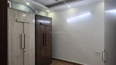 Bedroom Image of 900 Sq.ft 2.5 BHK Builder Floor for rent in Khirki Extension New Delhi for Rs. 30000