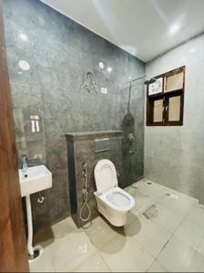 Bathroom Image of 2200 Sq.ft 3 BHK Builder Floor for rent in Palam Vihar Extension Gurgaon for Rs. 35000