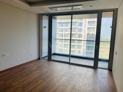 Bedroom Image of 3212 Sq.ft 4.5 BHK Apartment / Flat for sale in Panchshil Towers, Kharadi Pune for Rs. 43000000