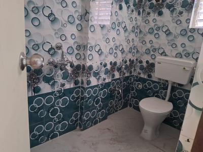 Bathroom Image of 931 Sq.ft 2 BHK Apartment / Flat for sale in Tollygunge Kolkata for Rs. 6900000