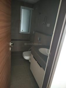 Bathroom Image of 1852 Sq.ft 3 BHK Apartment / Flat for rent in Godrej Meridien Phase II, Sector 106 Gurgaon for Rs. 49000