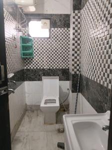 Common Bathroom Image of 500 Sq.ft 1 BHK Builder Floor for rent in Shalimar Bagh New Delhi for Rs. 22000