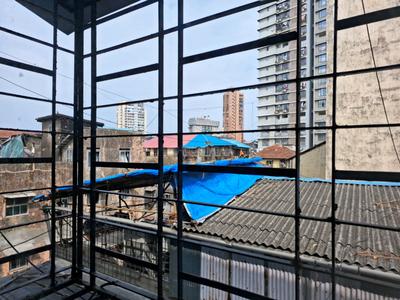 Balcony Image of Gulab Mansion Girls PG in Marine Lines, Mumbai