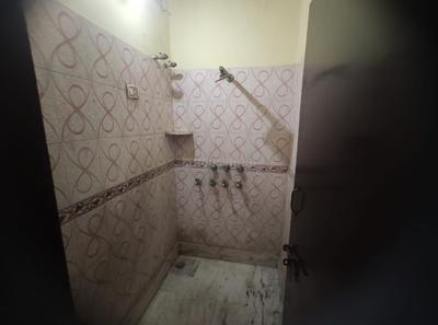 Bathroom Image of 1306 Sq.ft 2 BHK Builder Floor for rent in Gujranwala Town New Delhi for Rs. 35000