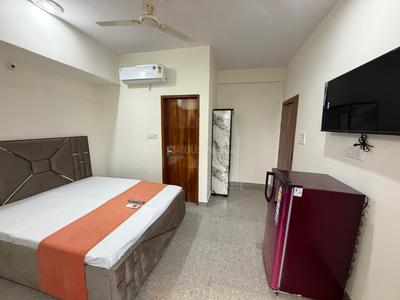 Bedroom Image of Urbanroomz Coliving PG Opposite to Sec 51 Mall in Sector 51, Gurgaon