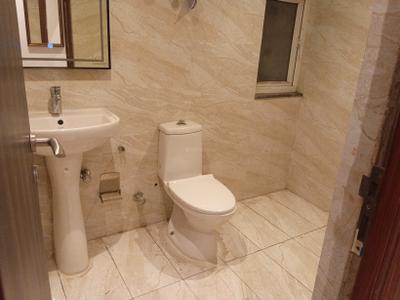 Bathroom Image of 700 Sq.ft 1 BHK Studio for sale in Rudra Palace Heights, Noida Extension Greater Noida for Rs. 5950000