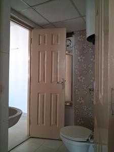 Common Bathroom Image of 1295 Sq.ft 3 BHK Apartment / Flat for sale in Supertech Cape Town, Sector 74 Noida for Rs. 13800000
