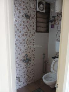 Bathroom Image of 600 Sq.ft 1 BHK Apartment / Flat for rent in Pumpwell Mangalore for Rs. 15000
