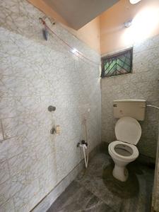 Bathroom Image of 1300 Sq.ft 3 BHK Independent House for rent in Keshtopur Kolkata for Rs. 15000
