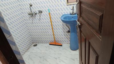 Image of 1600 Sq.ft 2 BHK Builder Floor for rent in Sector 21C, Faridabad for Rs. 21000
