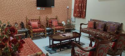 Hall Image of 2500 Sq.ft 2 BHK Independent House for rent in Gomti Nagar Lucknow for Rs. 30000