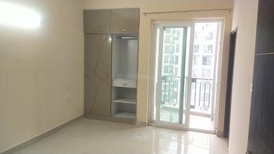 Bedroom Image of 1050 Sq.ft 2 BHK Apartment / Flat for rent in Sikka Karnam Greens, Sector 143B Noida for Rs. 25500
