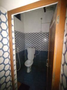 Bathroom Image of 400 Sq.ft 1 BHK Builder Floor for rent in Ganga Nagar Bhubaneswar for Rs. 7500