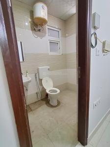 Bathroom Image of 500 Sq.ft 1 RK Builder Floor for rent in Big Block South City 2, Sector 49 Gurgaon for Rs. 14499
