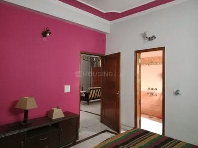 Bedroom Image of 2700 Sq.ft 3 BHK Builder Floor for rent in Sector 41 Noida for Rs. 37000
