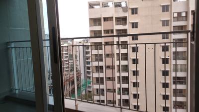 Balcony Image of 960 Sq.ft 2 BHK Apartment / Flat for sale in Amanora Neo Towers, Hadapsar Pune for Rs. 17000000