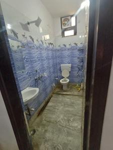 Bathroom Image of 460 Sq.ft 2 BHK Builder Floor for rent in Sant Nirankari Colony RWA, Mukherjee Nagar New Delhi for Rs. 12000