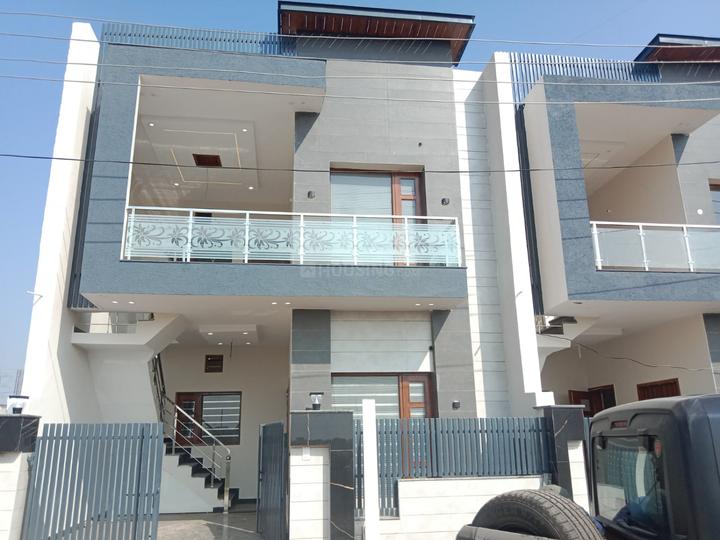 M M ESTATE Main Image 1