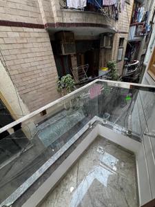 Balcony Image of 900 Sq.ft 3 BHK Builder Floor for rent in Govindpuri New Delhi for Rs. 27000