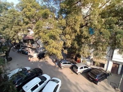 Image of 2000 Sq.ft 3 BHK Apartment / Flat for sale in DDA Sector C Pocket 8, Vasant Kunj, New Delhi for Rs. 35000000