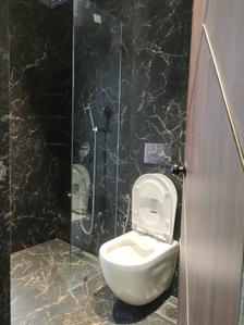 Bedroom One Image of 4000 Sq.ft 5 BHK Apartment / Flat for rent in Santacruz West Mumbai for Rs. 600000