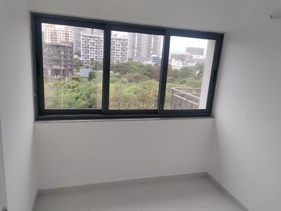 Bedroom Image of 585 Sq.ft 1 BHK Apartment / Flat for sale in Amanora Gold Towers, Hadapsar Pune for Rs. 7400000