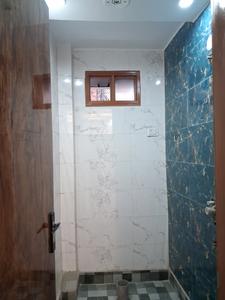 Common Bathroom Image of 600 Sq.ft 2 BHK Builder Floor for rent in Dwarka Mor New Delhi for Rs. 21000