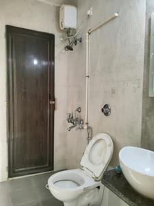 Common Bathroom Image of 533 Sq.ft 1 BHK Apartment / Flat for rent in Kasarvadavali Thane for Rs. 25000