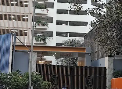 Image of 2500 Sq.ft 4 BHK Apartment / Flat for rent in Piramal Mahalaxmi South Tower, Worli, Mumbai for Rs. 400000