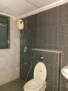 Common Bathroom Image of 850 Sq.ft 2.5 BHK Apartment / Flat for rent in Lodha Palava Downtown, Palava Phase 2 Thane for Rs. 15000
