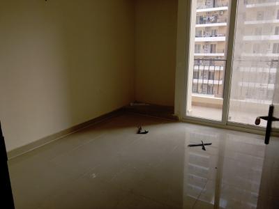 Bedroom Image of 1650 Sq.ft 3 BHK Apartment / Flat for sale in Amrapali Crystal Homes Phase 1, Sector 76 Noida for Rs. 22000000